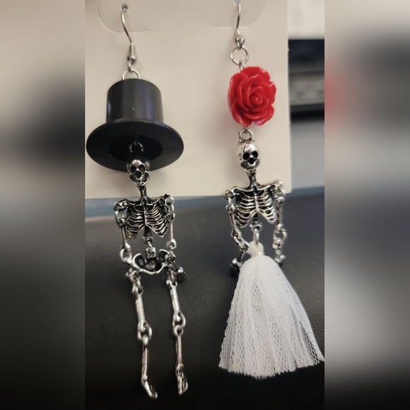 Skeleton Earrings with Red Rose and White Tassel - Picture 1 of 1